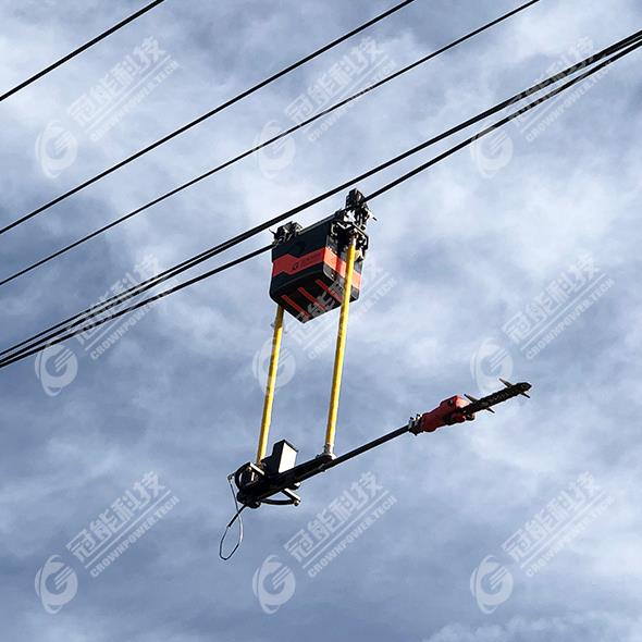 树障带电清除机器人